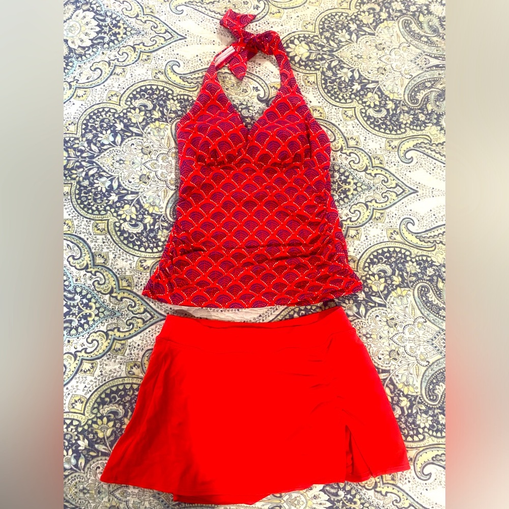 Women’s L.L. Bean swimsuit set.  gently worn. No signs of wear. Size 6 (medium)